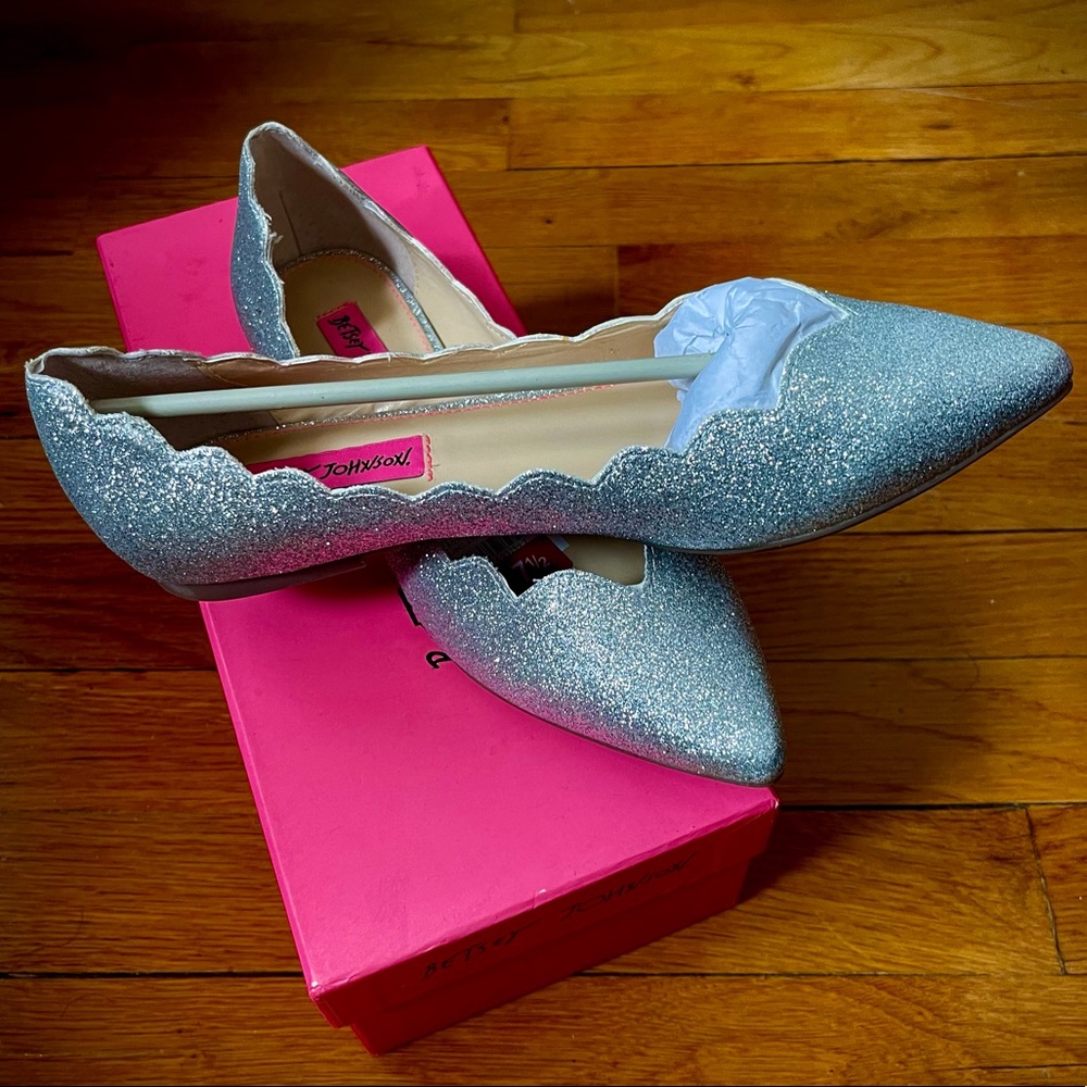 Silver Glitter Pointed Flats (BRAND NEW)